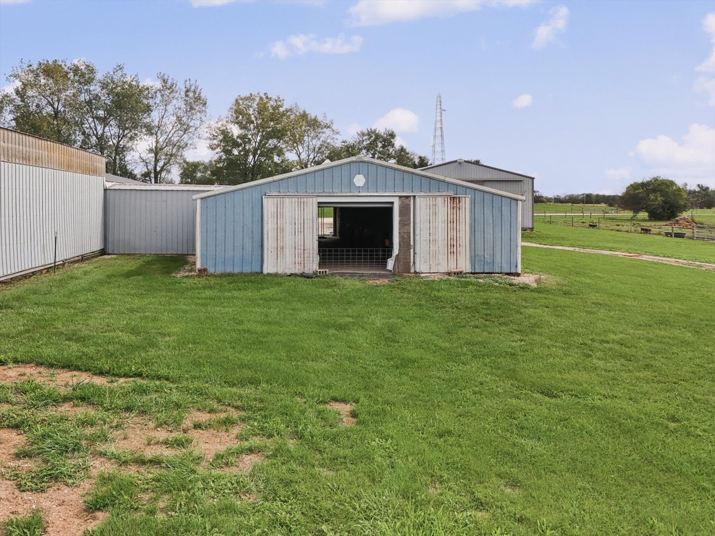 874 E 300n Road Property Photo 14