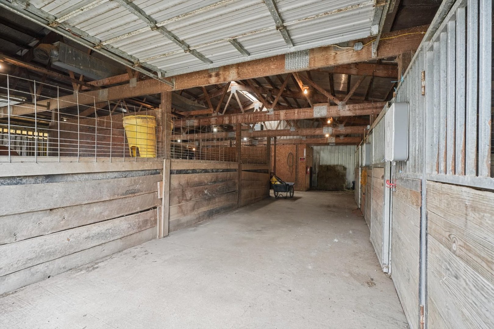 874 E 300n Road Property Photo 24