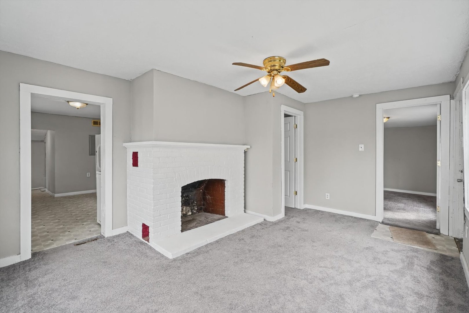 711 W Howard Street Property Photo 5