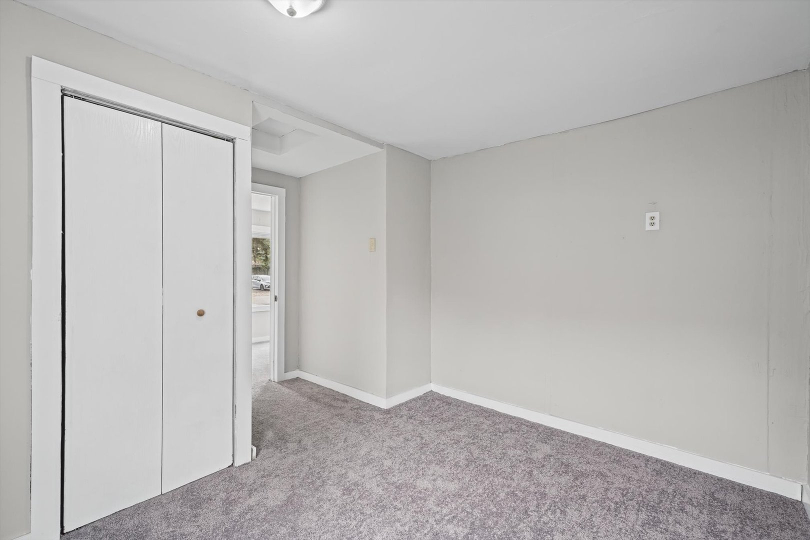711 W Howard Street Property Photo 18