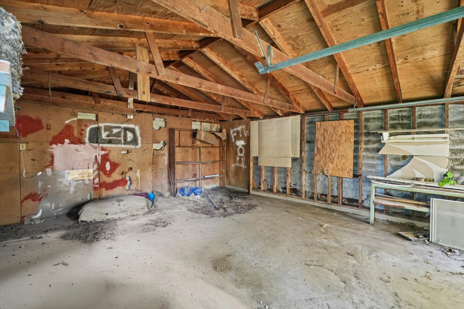 711 W Howard Street Property Photo 25