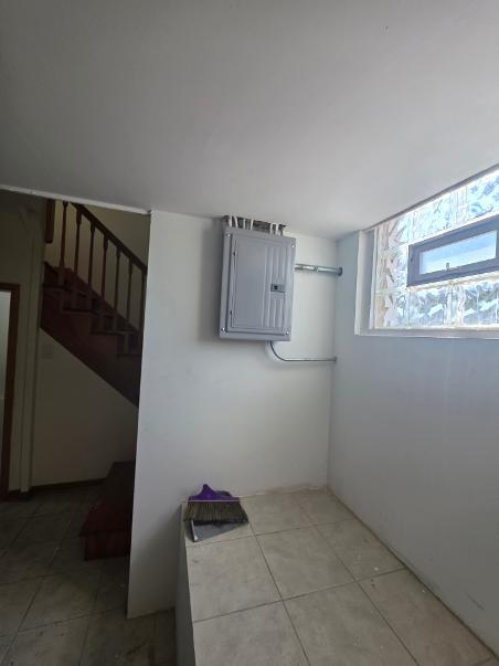 1643 W 35th Street Property Photo 23