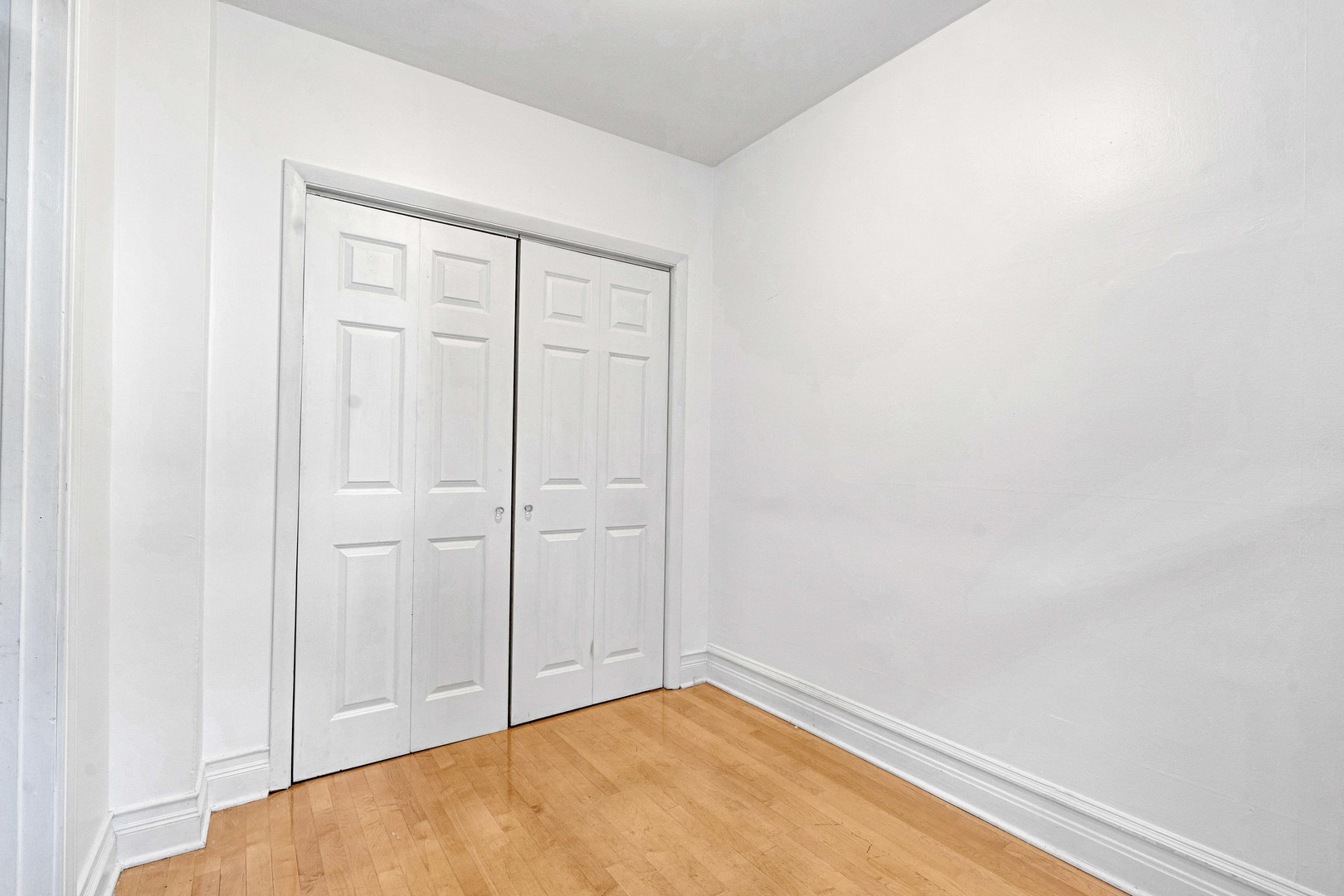 2439 N Seminary Avenue 1 Property Photo 12