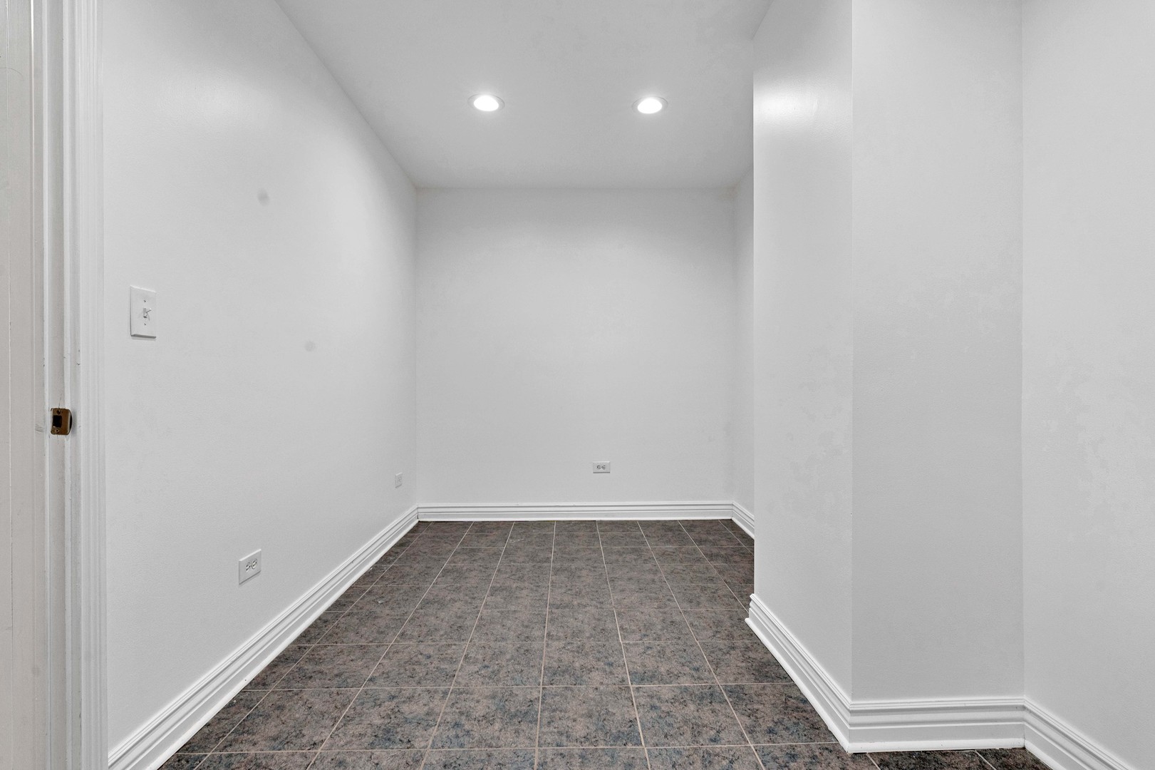2439 N Seminary Avenue 1 Property Photo 24