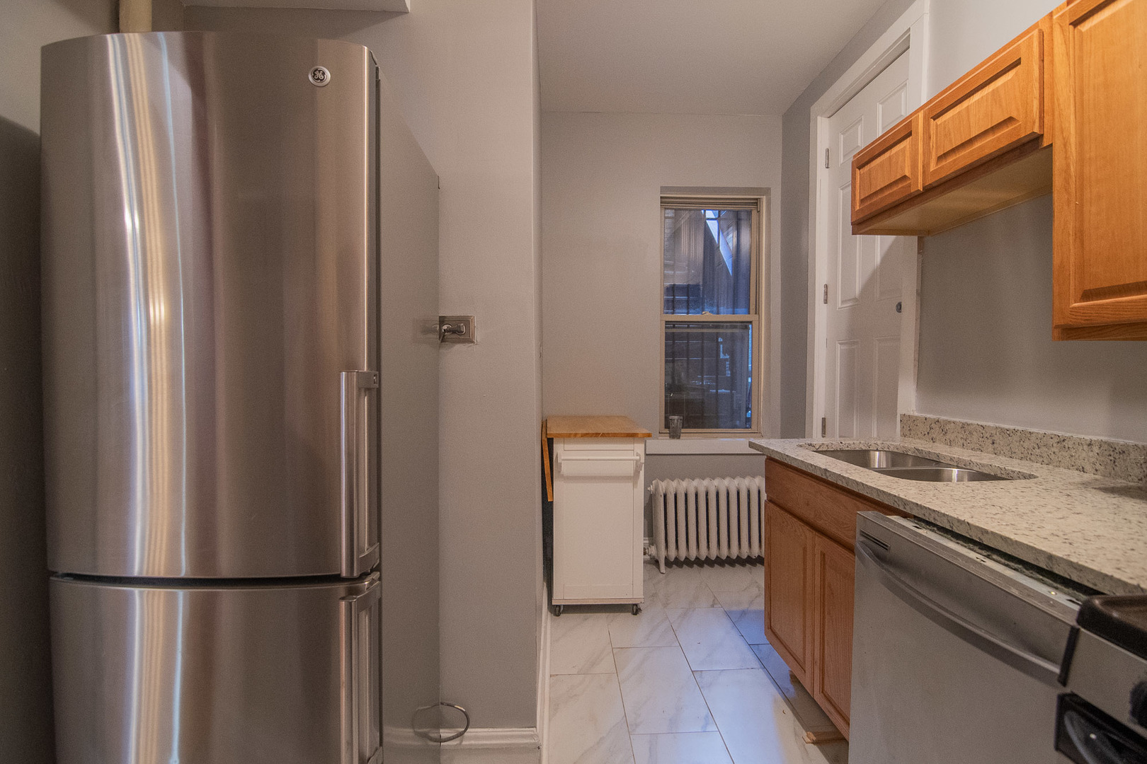2730 N Pine Grove Avenue G Property Photo 6