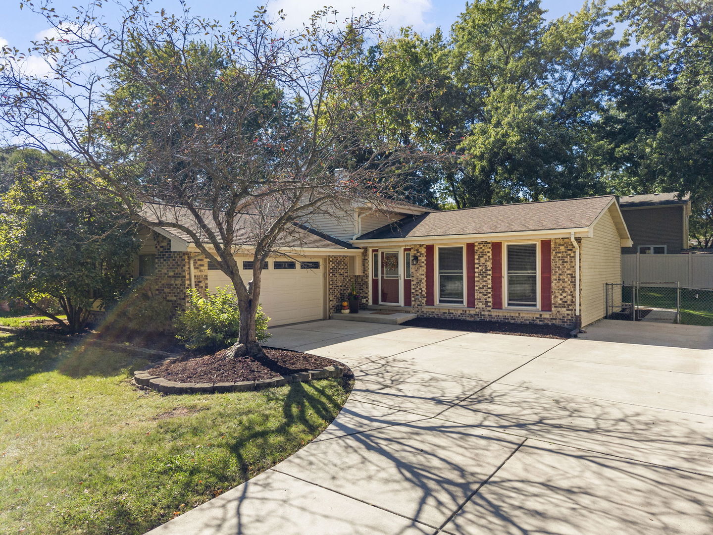 6s174 Lakewood Drive Property Photo 1
