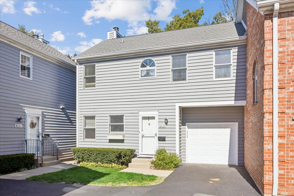 812 Chestnut Street B Property Photo 1