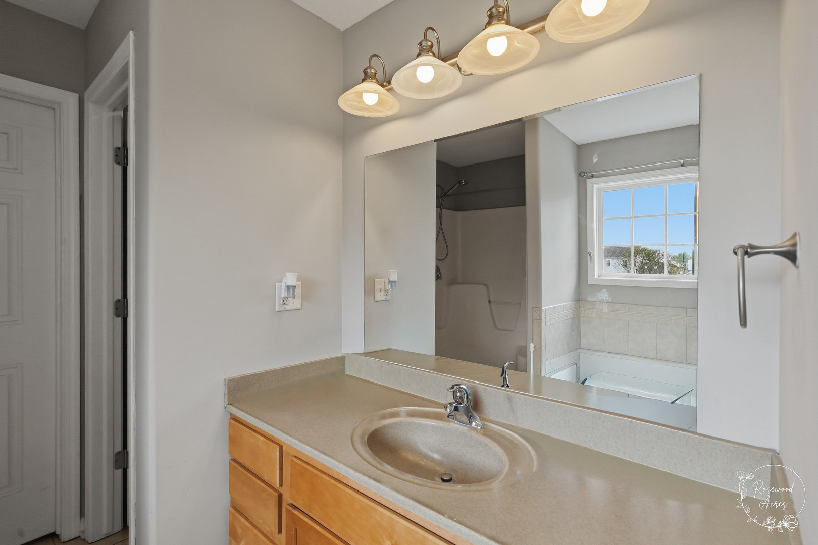 116 Diversatech Drive Property Photo 14