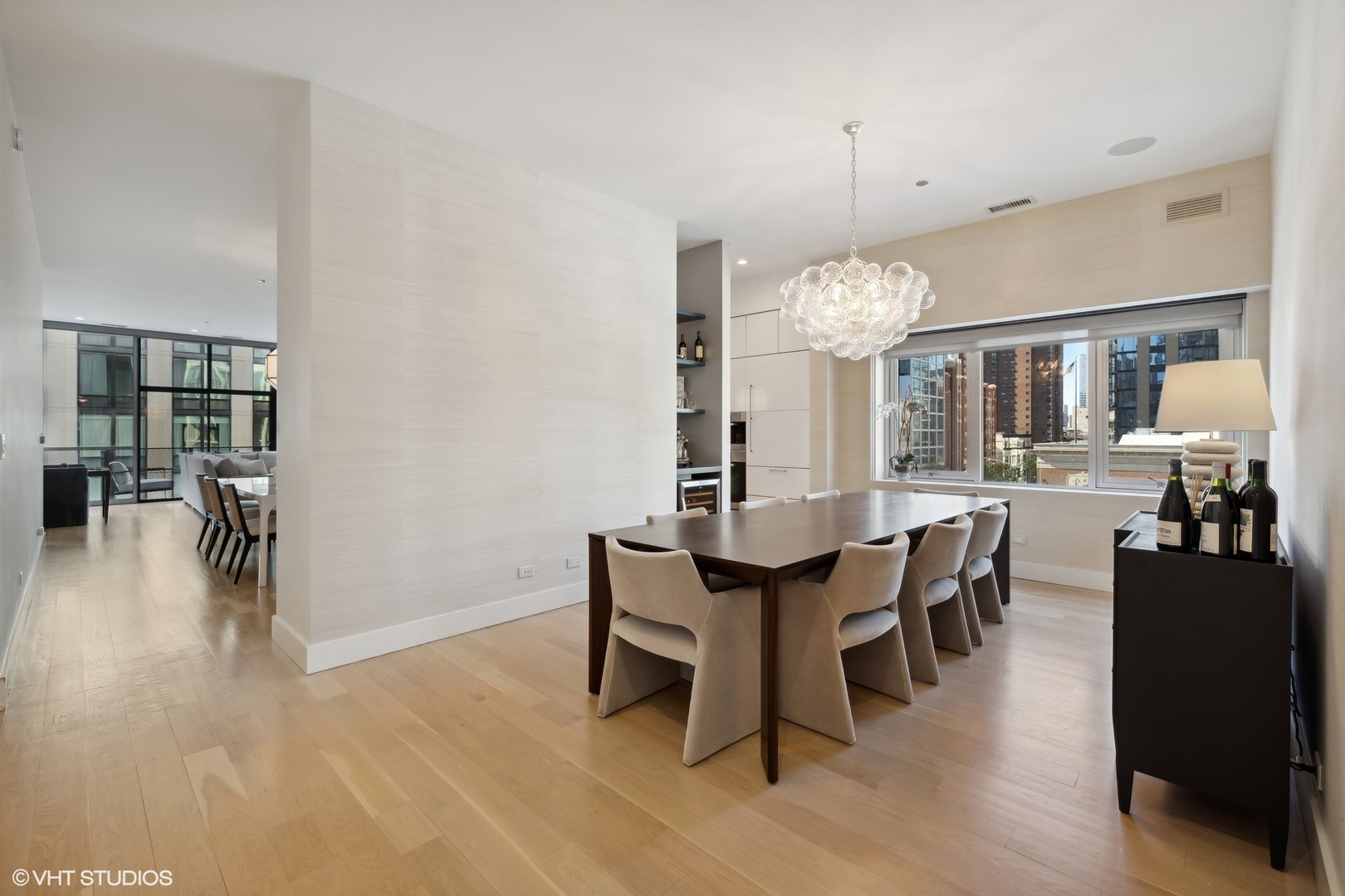 747 N Clark Street 401 Property Photo 14