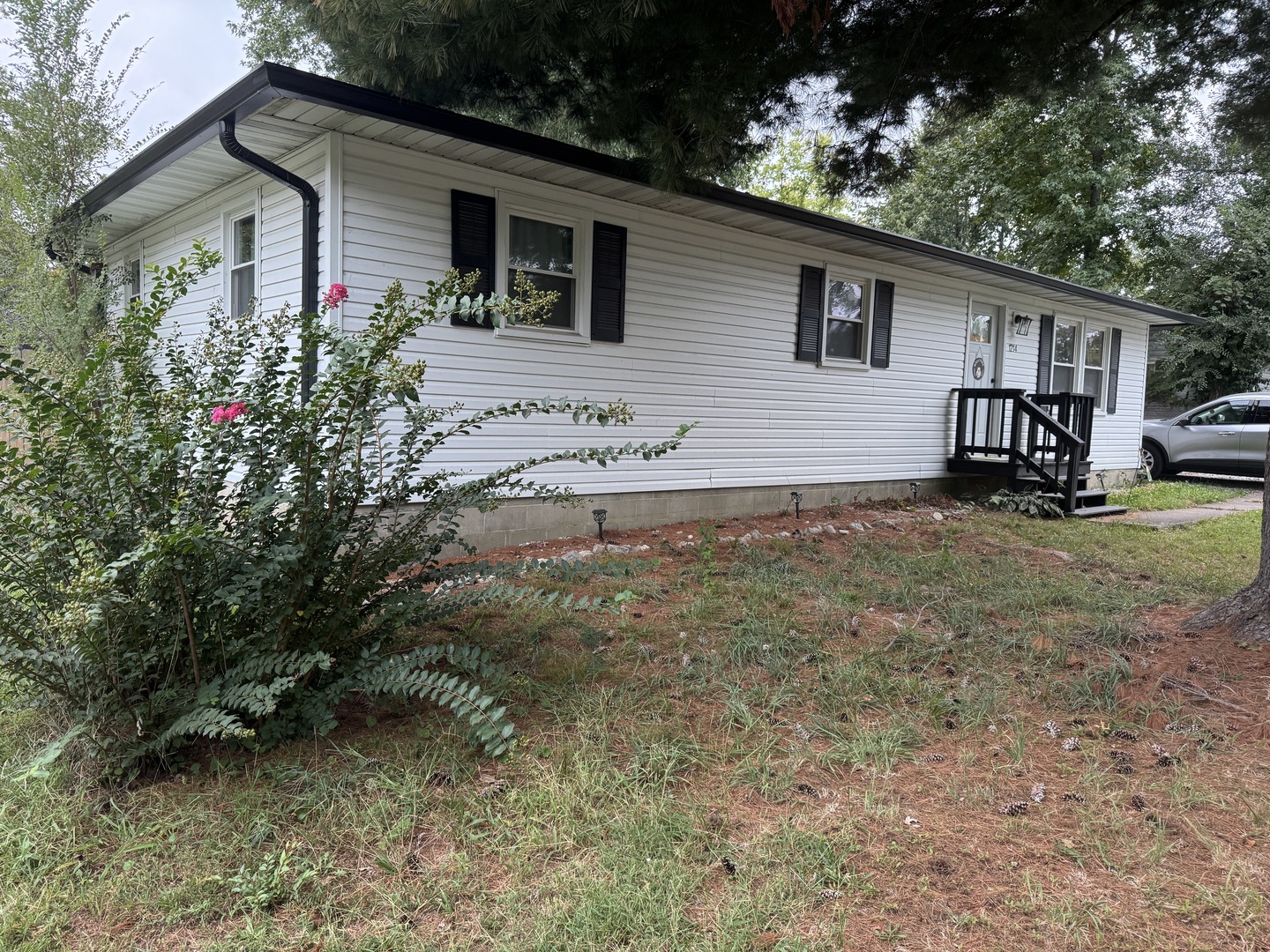 1214 E Grayson Street Property Photo 1