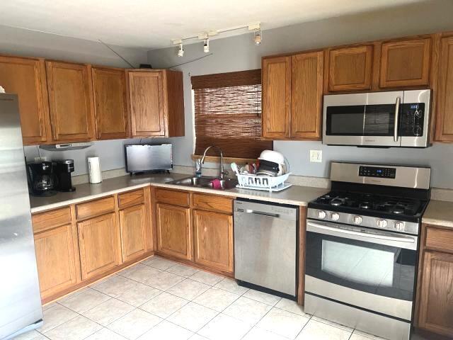 1610 S Saint Louis Avenue Property Photo 4