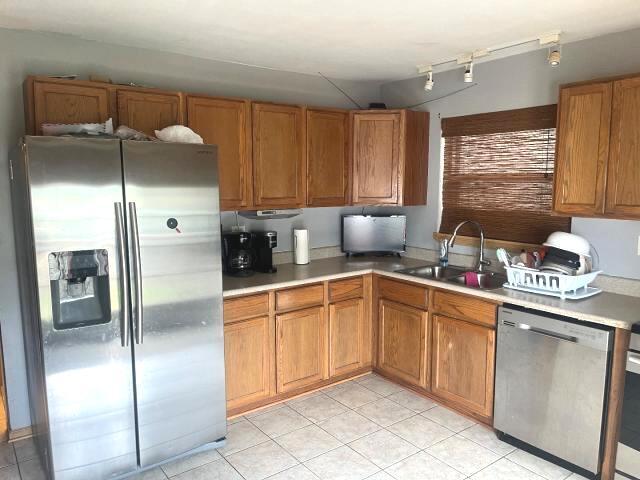 1610 S Saint Louis Avenue Property Photo 5