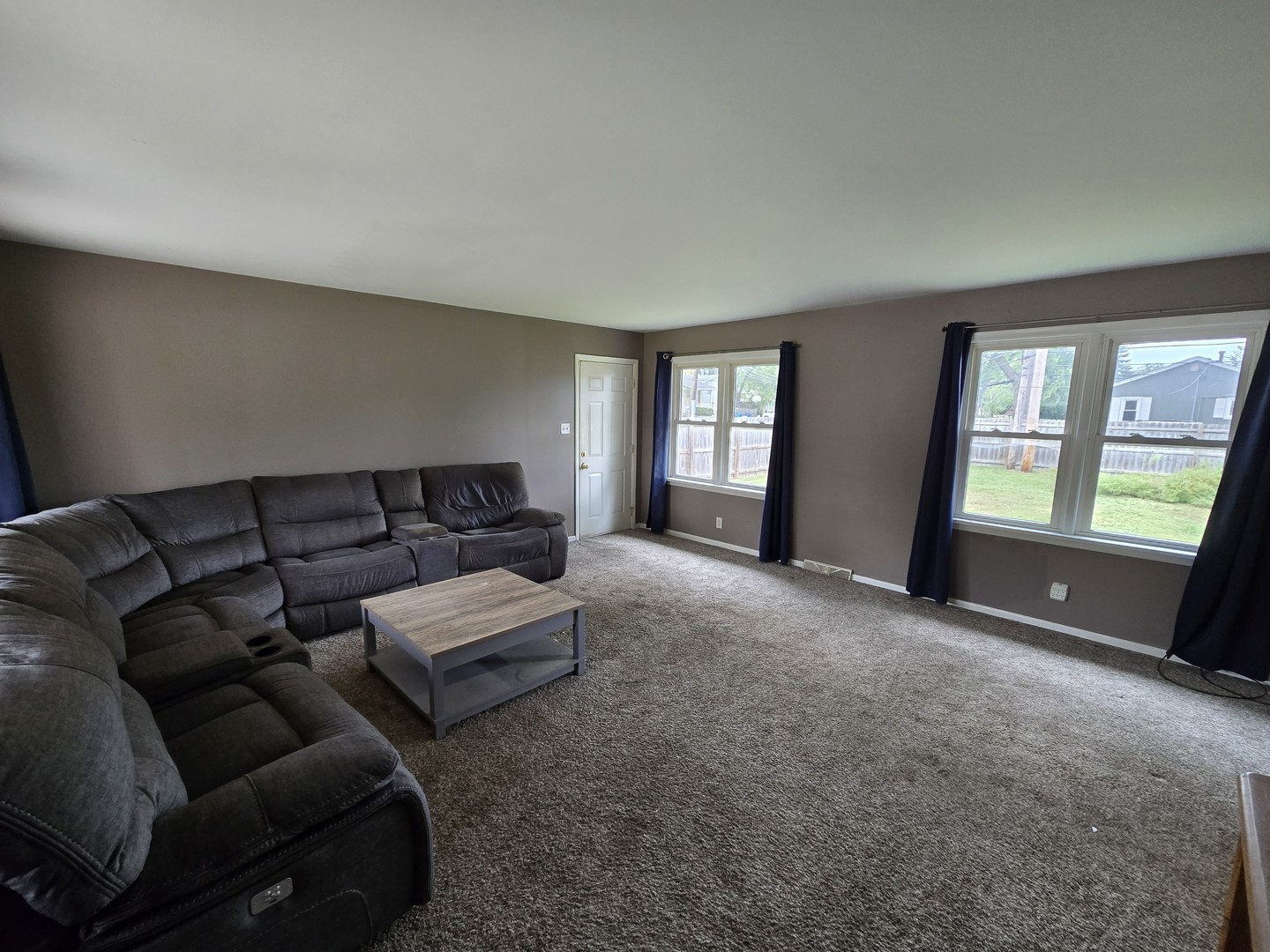 4942 138th Place Property Photo 3