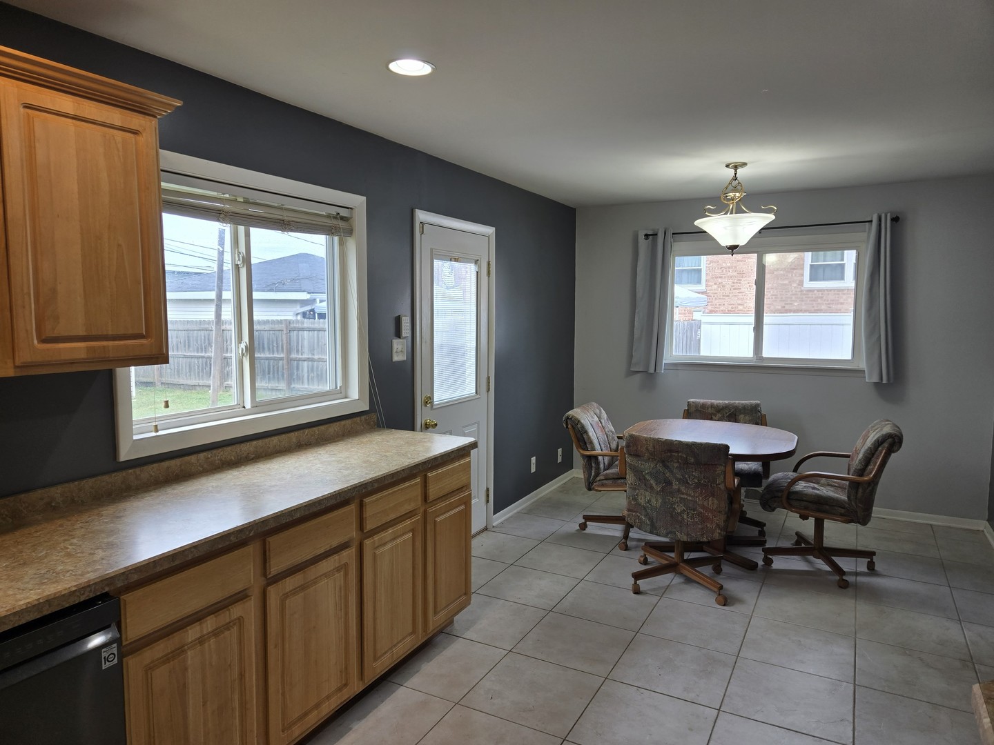 4942 138th Place Property Photo 6