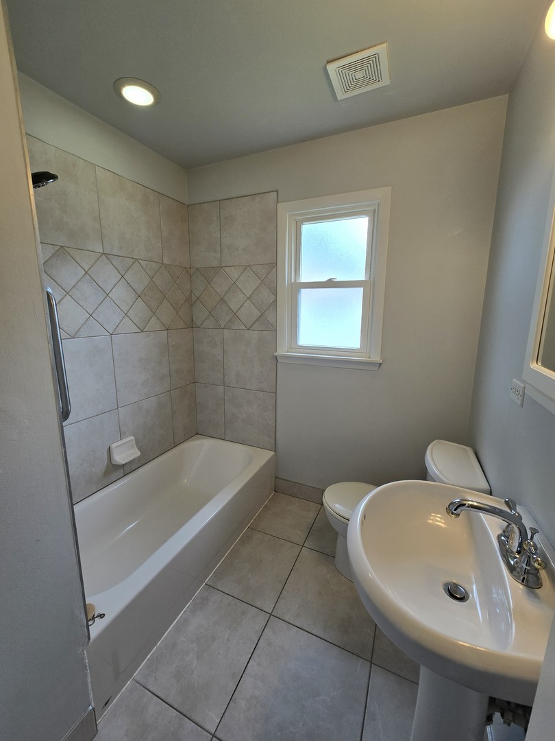 4942 138th Place Property Photo 9