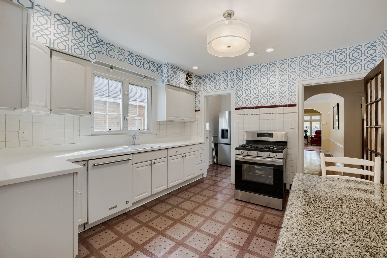 1619 N Normandy Avenue Property Photo 10