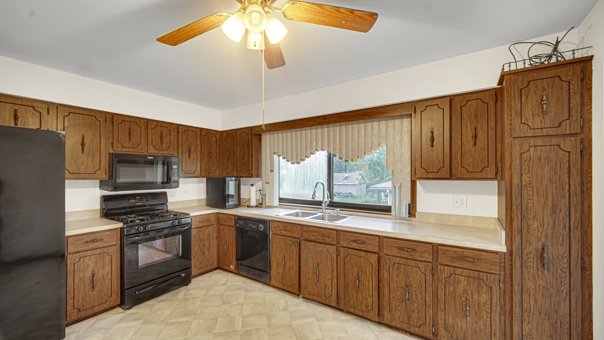 4431 187th Street Property Photo 4