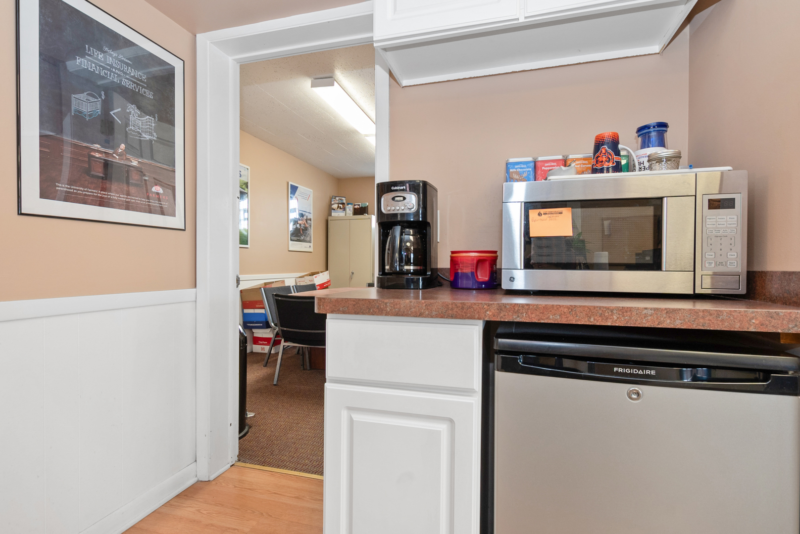 7654 S Harlem Avenue Property Photo 9