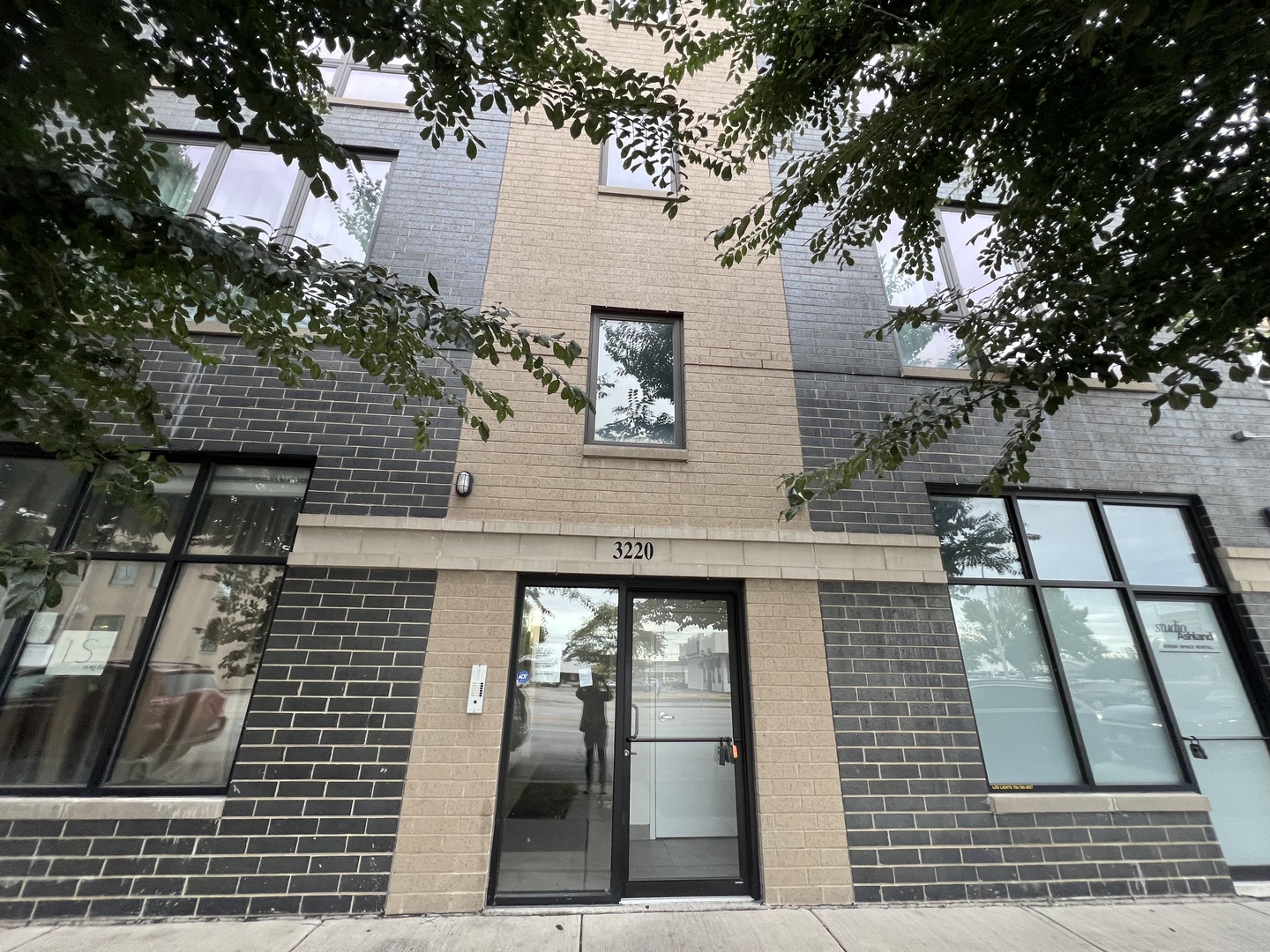 3220 S Ashland Avenue 3N Property Photo 1