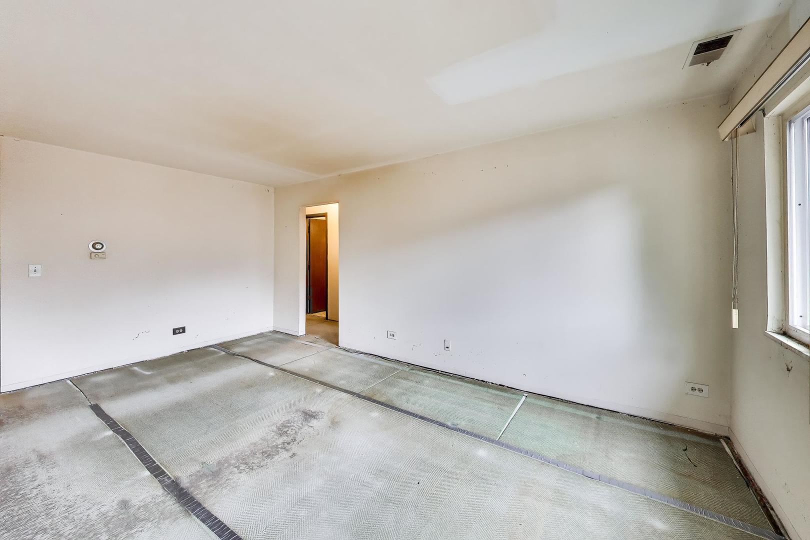 6876 W Touhy Avenue 3e Property Photo 4