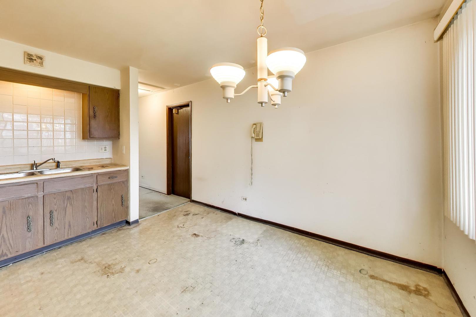 6876 W Touhy Avenue 3e Property Photo 8