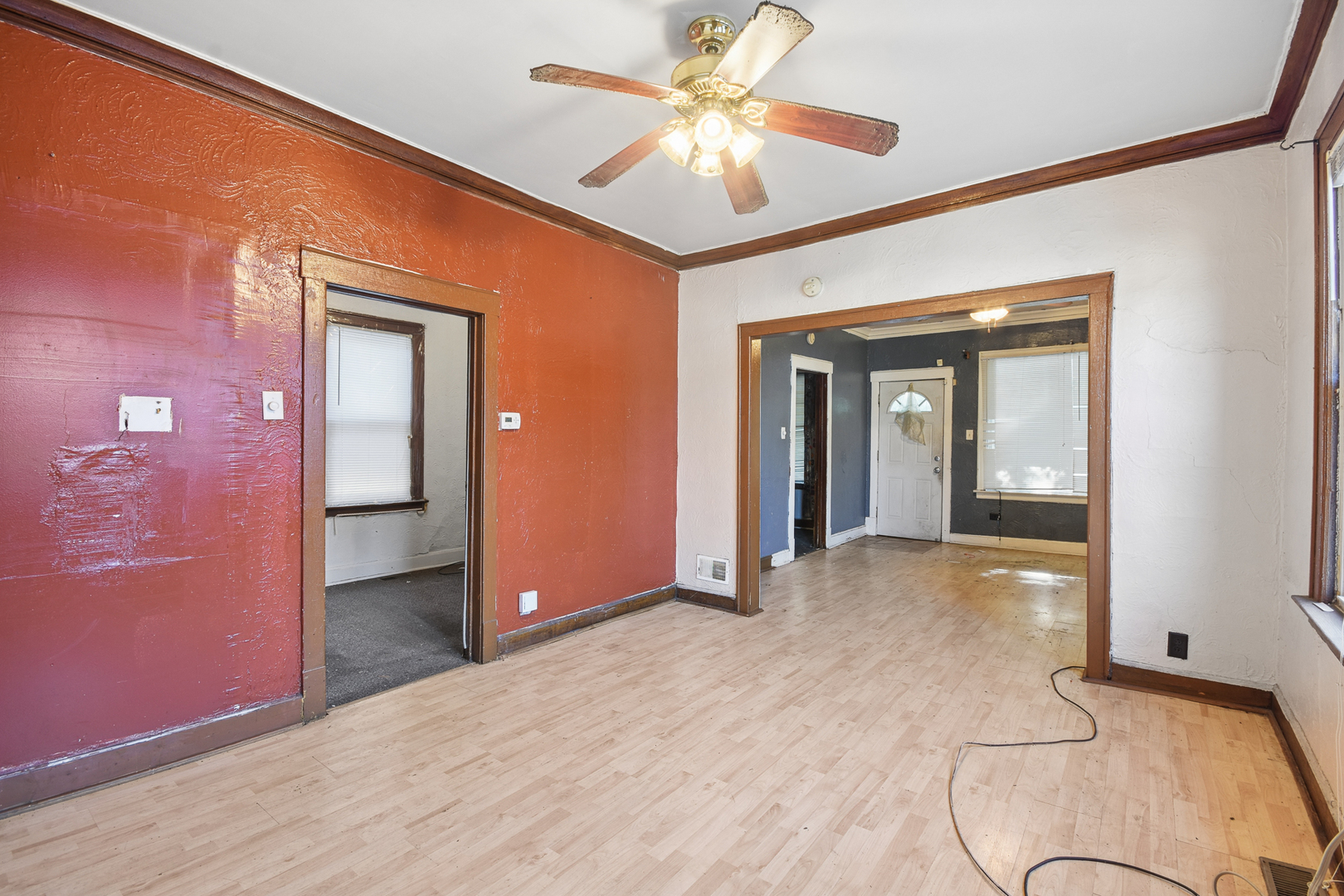8918 S Woodlawn Avenue Property Photo 5