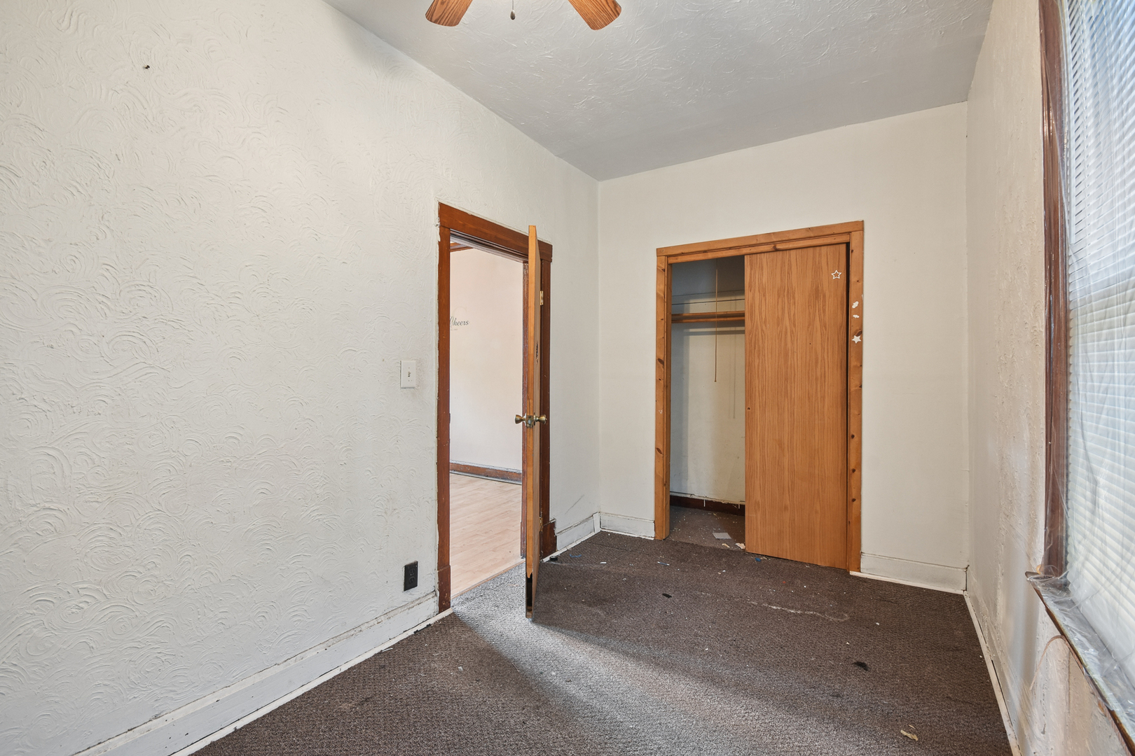 8918 S Woodlawn Avenue Property Photo 6