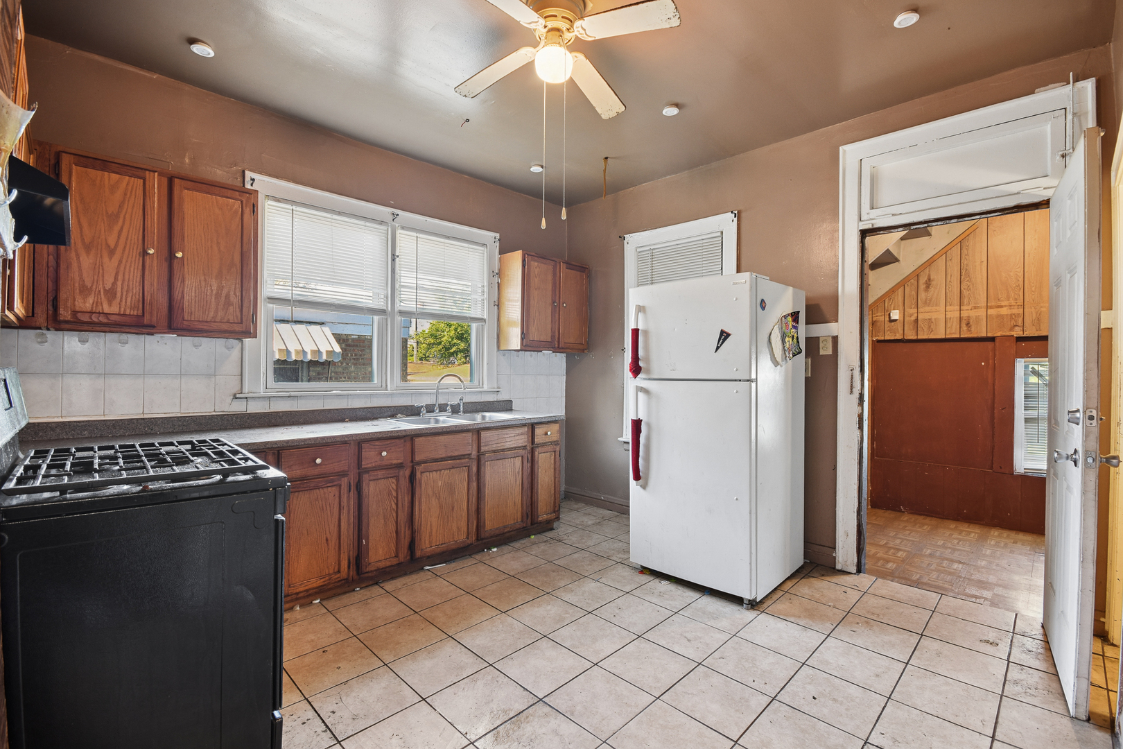 8918 S Woodlawn Avenue Property Photo 8