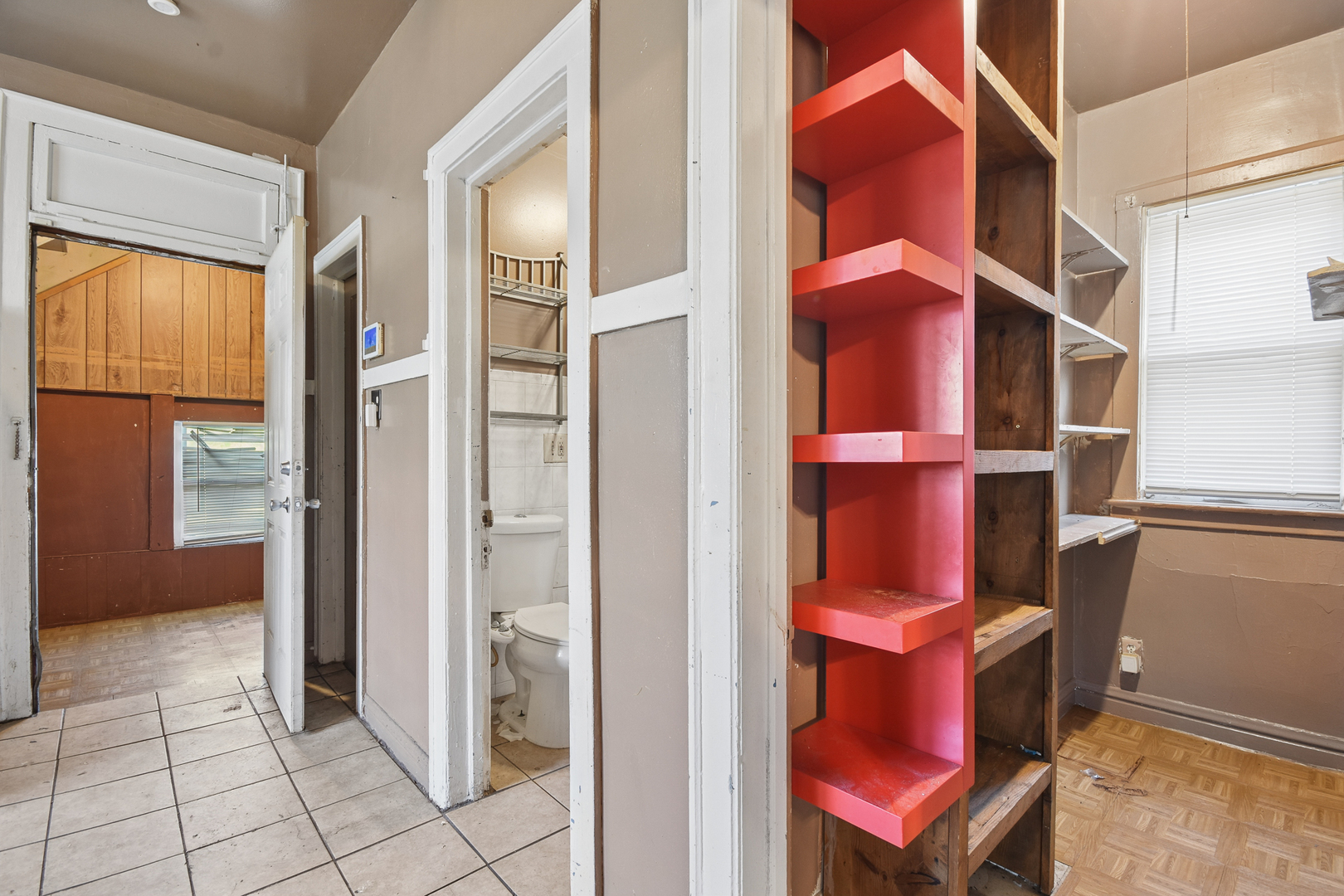 8918 S Woodlawn Avenue Property Photo 10