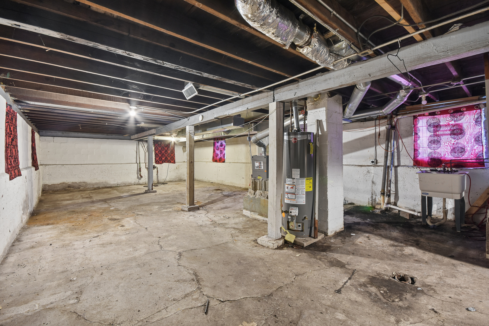 8918 S Woodlawn Avenue Property Photo 15