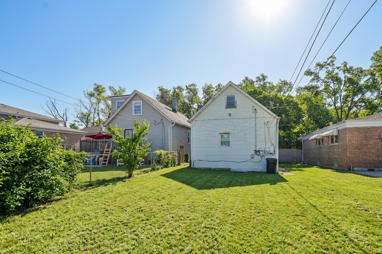 8918 S Woodlawn Avenue Property Photo 16