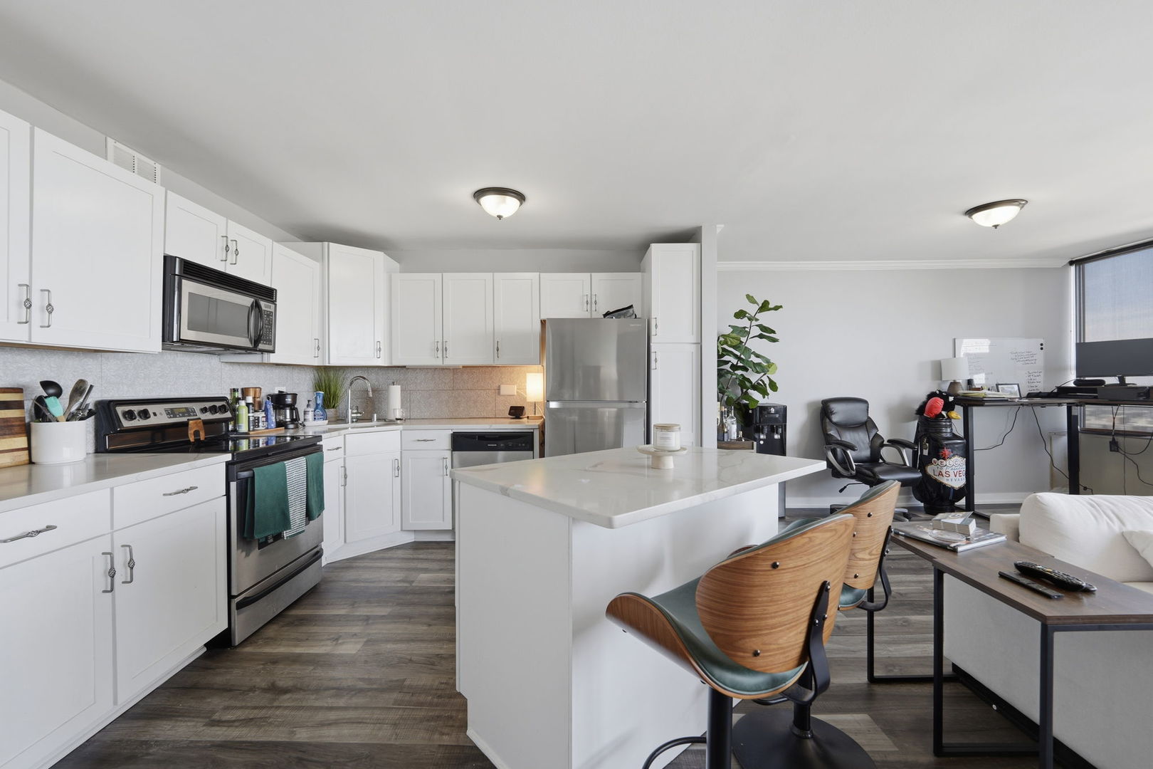 655 W Irving Park Road 3404 Property Photo 10