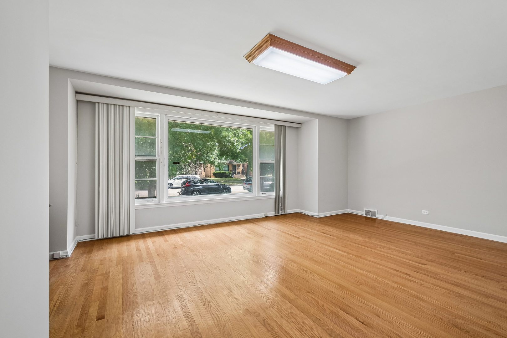 6118 N Kimball Avenue Property Photo 5
