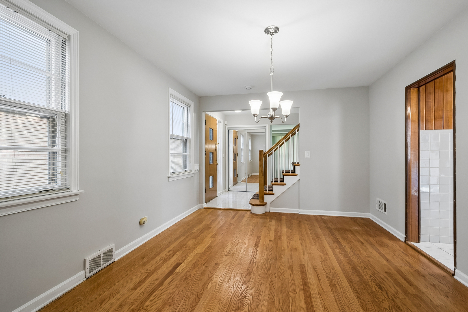6118 N Kimball Avenue Property Photo 8