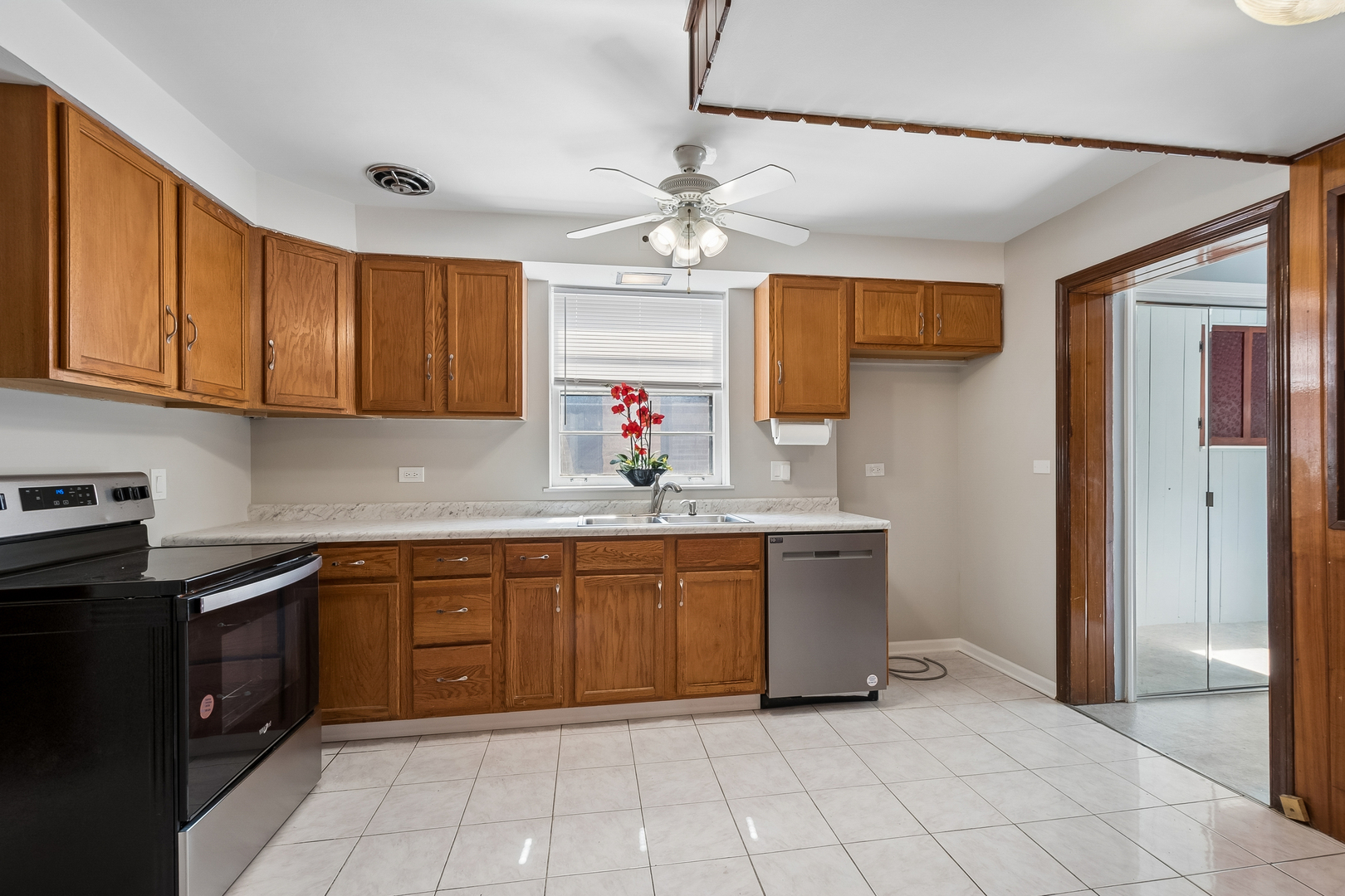 6118 N Kimball Avenue Property Photo 12