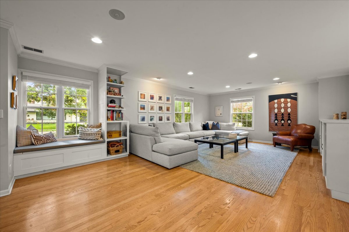 1255 Warrington Road Property Photo 4