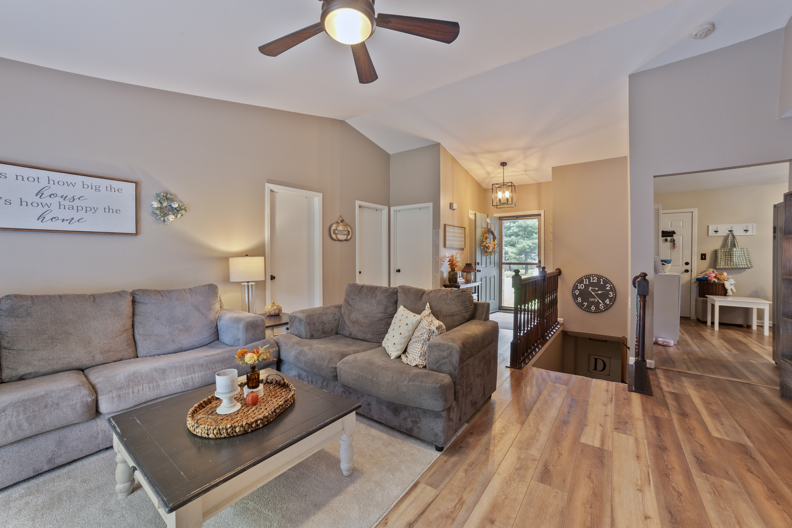 611 S Orchid Path Property Photo 3
