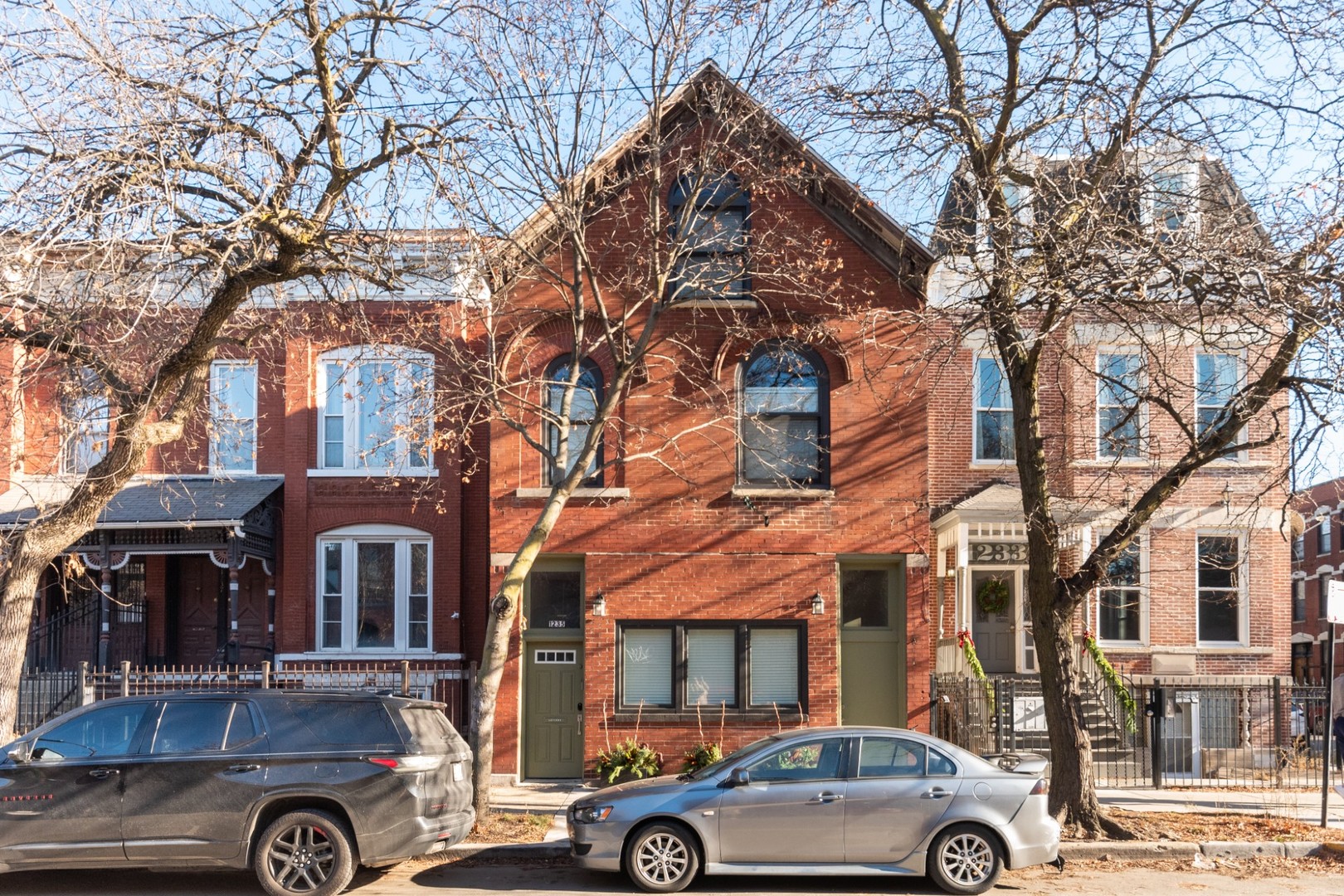 1235 N Damen Avenue Property Photo 1
