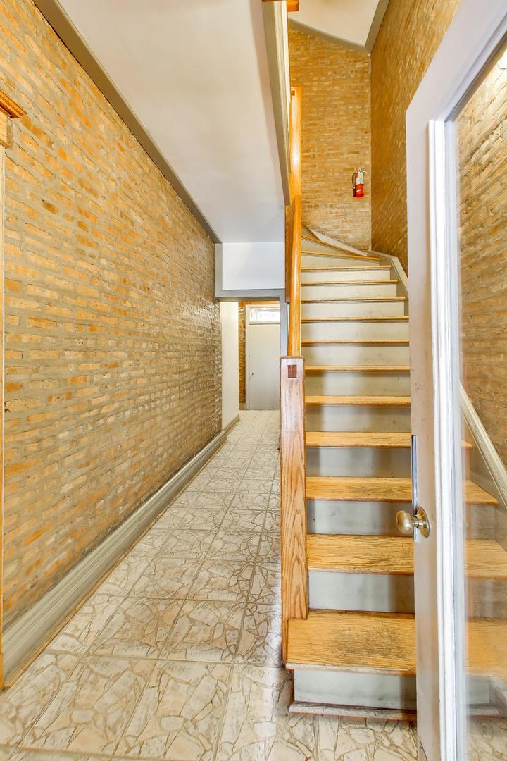 5201 S Blackstone Avenue 1w Property Photo 4