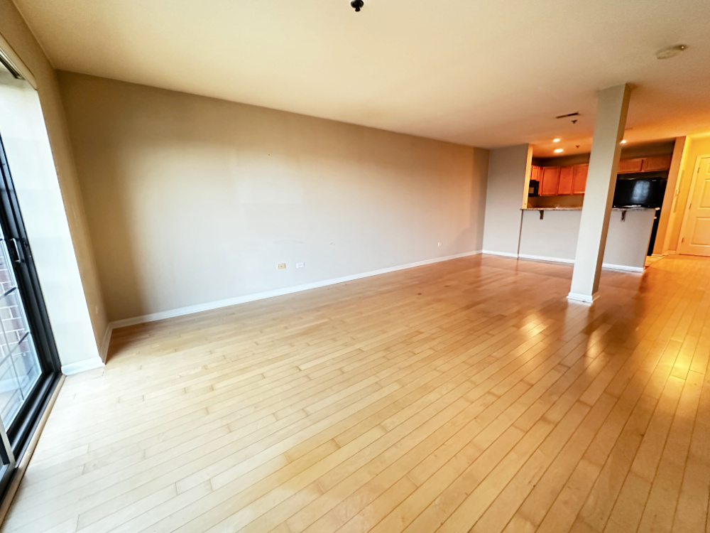 8255 Skokie Boulevard 502 Property Photo 5