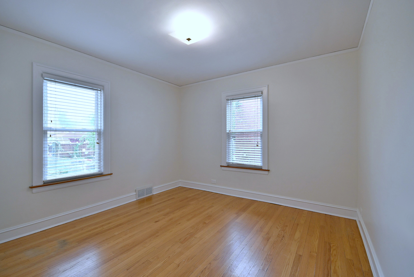 1620 N 73rd Court Property Photo 6