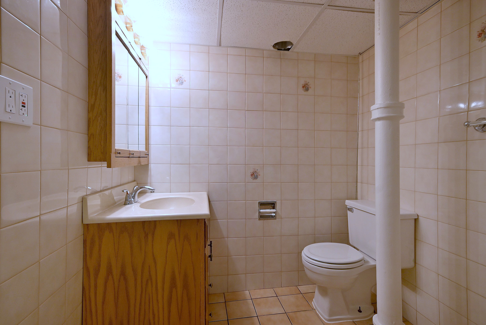 1620 N 73rd Court Property Photo 19