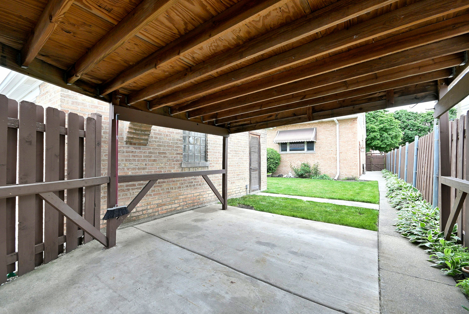 1620 N 73rd Court Property Photo 26