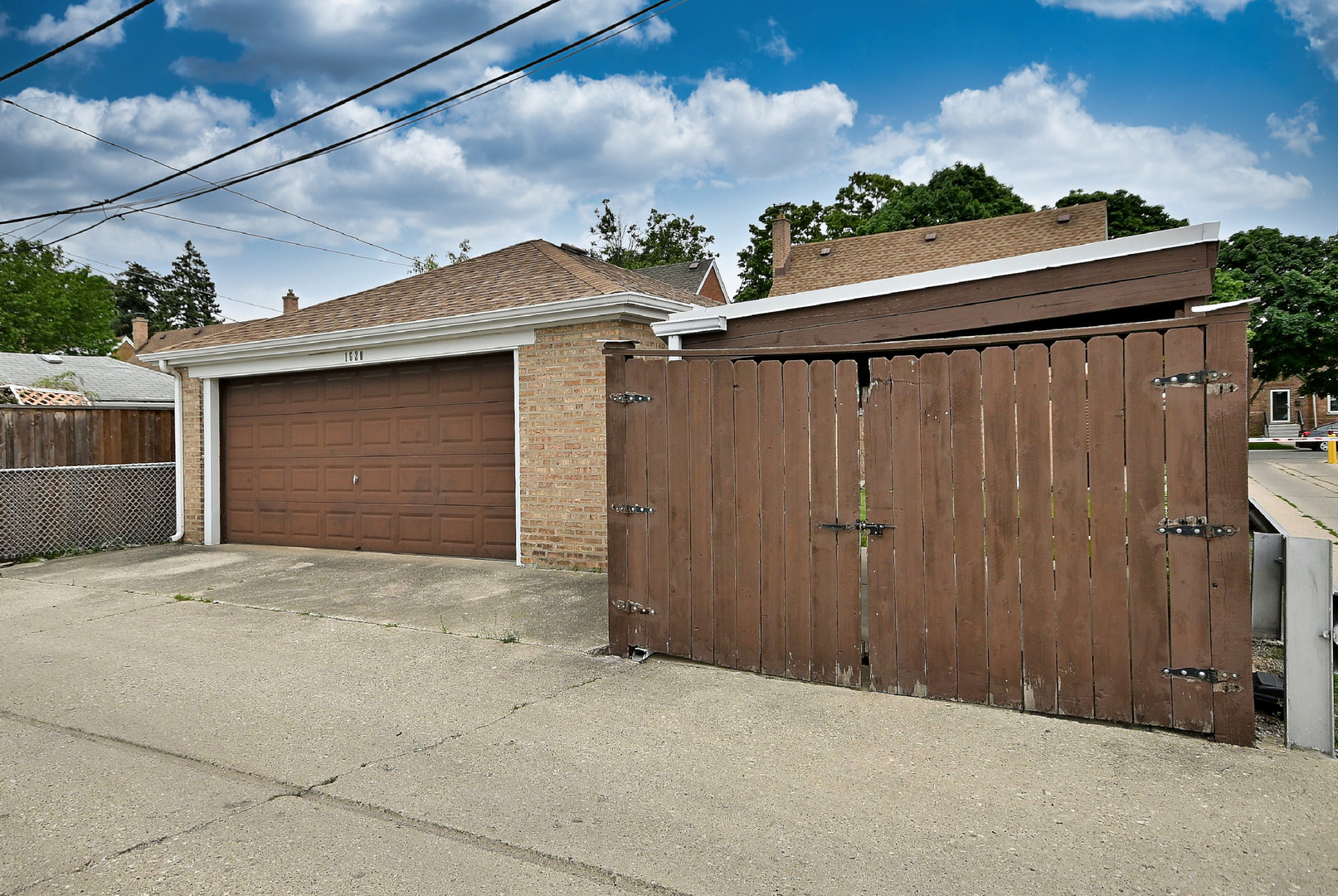 1620 N 73rd Court Property Photo 27