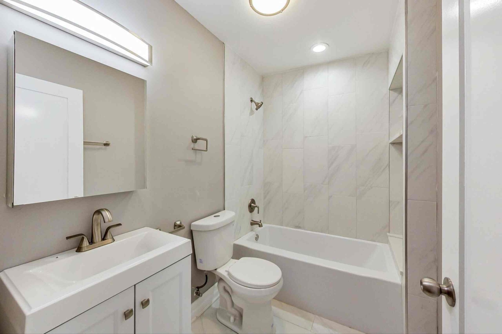 536 N Paulina Street Property Photo 8