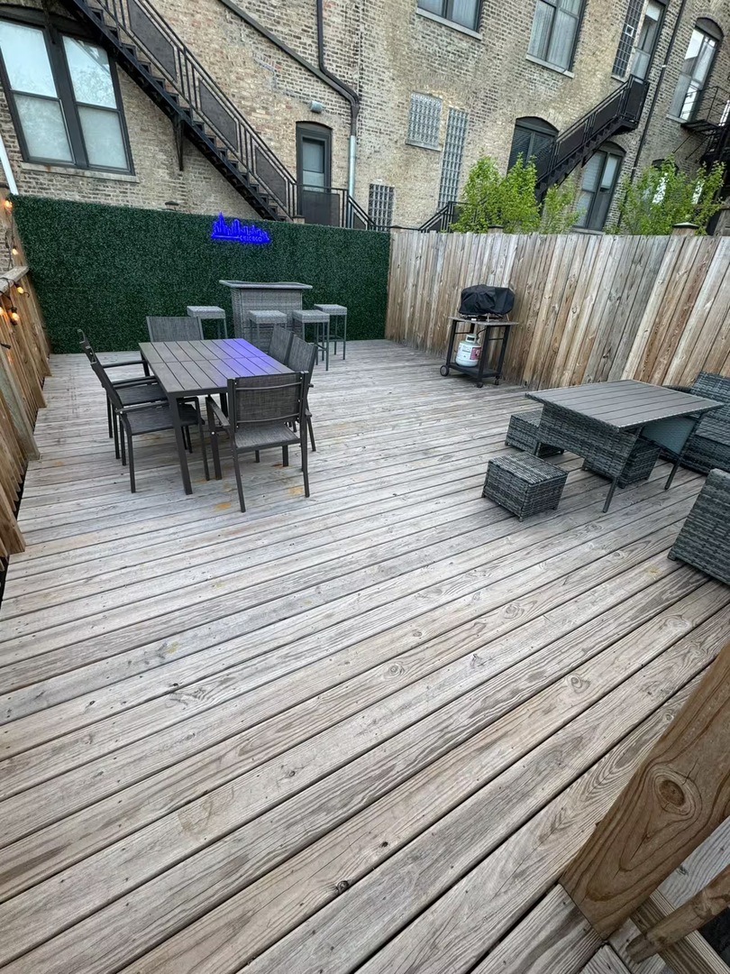 536 N Paulina Street Property Photo 29