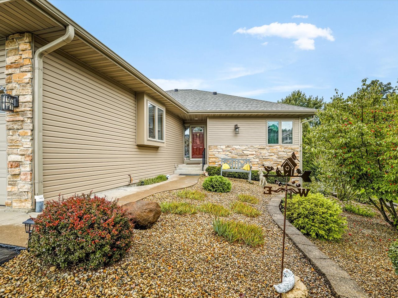 942 Lake Summerset Road Property Photo 3