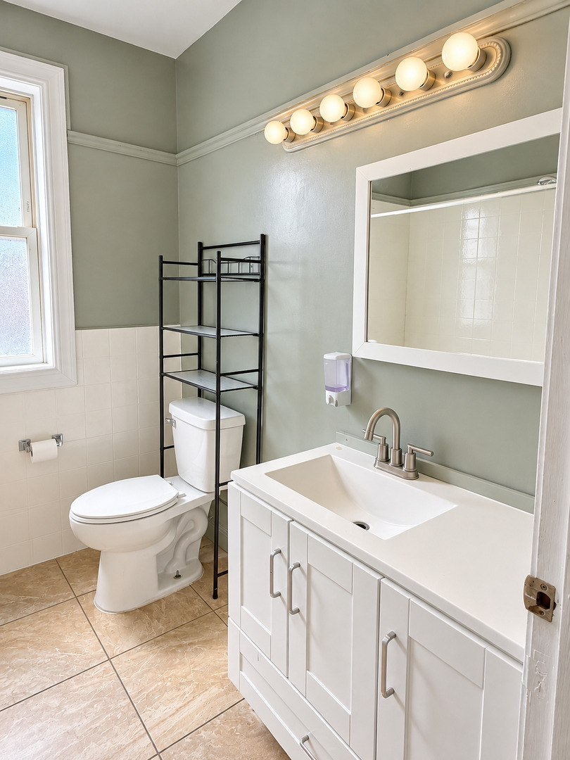 6551 S Talman Avenue 2 Property Photo 5