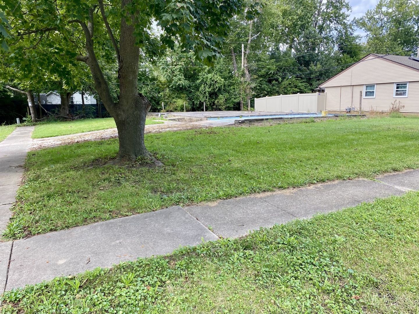 2508 E Illinois Street Property Photo 1