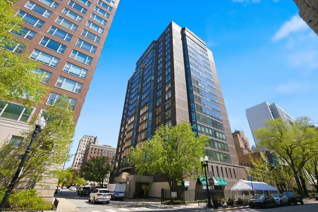 21 W Goethe Street 5E Property Photo 1